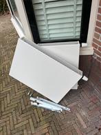 Twee thermrad vlakke  radiatoren, onderblok en thermostaat, Doe-het-zelf en Verbouw, Verwarming en Radiatoren, Ophalen, 30 tot 80 cm