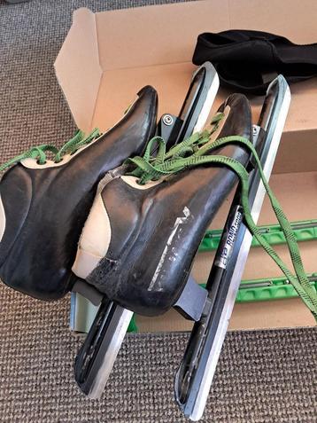 Viking klapschaatsen maat 39 beschikbaar voor biedingen