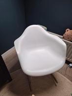 Witte Schommelstoel - Design Klassieker, Huis en Inrichting, Stoelen, Wit, Design, Ophalen of Verzenden, Zo goed als nieuw