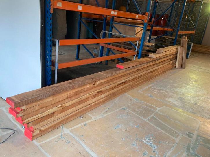 13 Juffers DOUGLAS 9 van 6.70M /1van 4,50/1van 3 /2 van 2.40, Doe-het-zelf en Verbouw, Hout en Planken, Zo goed als nieuw, Plank