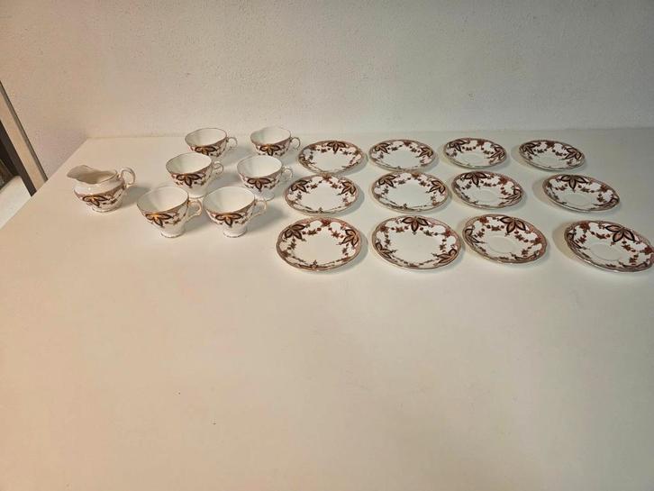 Royal Tara fine bone China servies voor €25,-!, Huis en Inrichting, Keuken | Servies, Gebruikt, Overige stijlen, Porselein, Ophalen