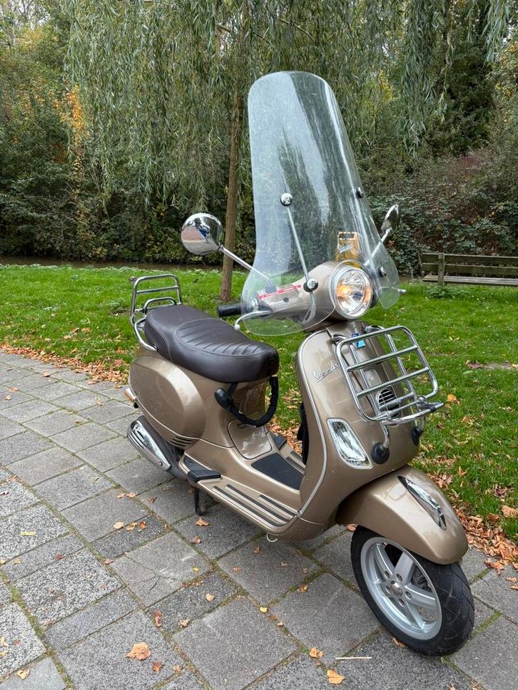 Vespa LX50 4T blauw kenteken - goede staat met lakschade, Fietsen en Brommers, Scooters | Vespa, Gebruikt, Vespa LX, Maximaal 25 km/u