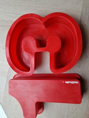 Cake vorm cijfer 1+3 van HotSchuffle 30 cm hoog beschikbaar voor biedingen