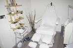 pedicurestoel/behandelstoel + Tabouret/zadelstoel & kastje, Ophalen, Gebruikt, Massagetafel