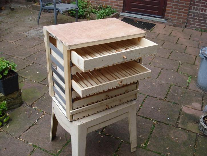 1 Walnoot droog kast, Tuin en Terras, Tuinmeubel-accessoires, Zo goed als nieuw, Ophalen of Verzenden