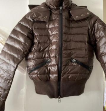 Nieuw dons jack beschikbaar voor biedingen