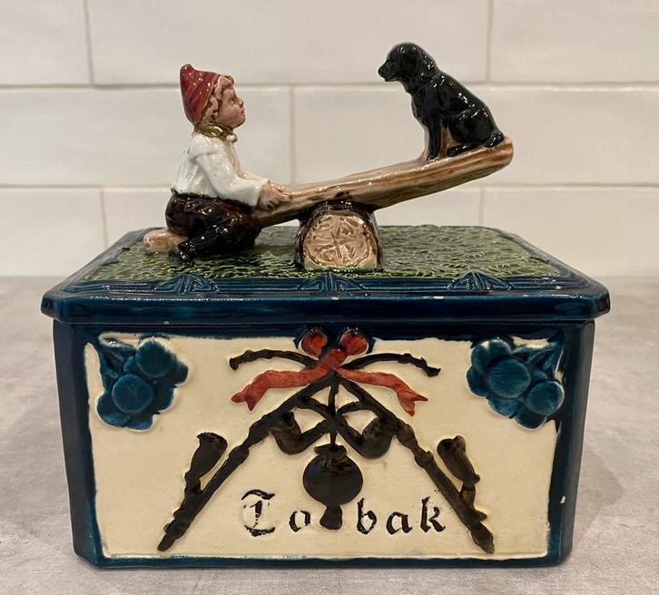 Antieke majolica tabakspot, circa 1900 -1910, Antiek en Kunst, Antiek | Keramiek en Aardewerk, Ophalen of Verzenden