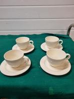 Kop en schotels creme kleurig vier stuks, Antiek en Kunst, Antiek | Servies los, Ophalen of Verzenden