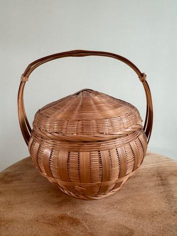 Vintage Rotan Mandje met Hengsel - Sieraden of Decoratie beschikbaar voor biedingen