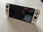 Nintendo Switch OLED + 5 spellen en draagtas, Spelcomputers en Games, Spelcomputers | Nintendo Switch, Met games, Zo goed als nieuw
