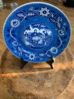 Maastrichts aardewerk bord 'Tea Drinker', Ophalen of Verzenden