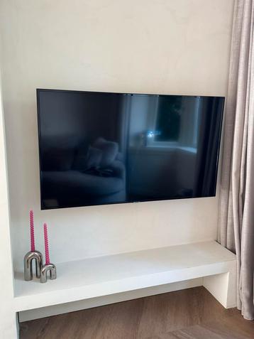 Samsung 50 inch 4K LED TV met Beugel beschikbaar voor biedingen