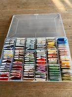 Doos bobbins dmc borduurgaren (1), Ophalen of Verzenden, Zo goed als nieuw, Handborduren, Borduurgaren of Zijde