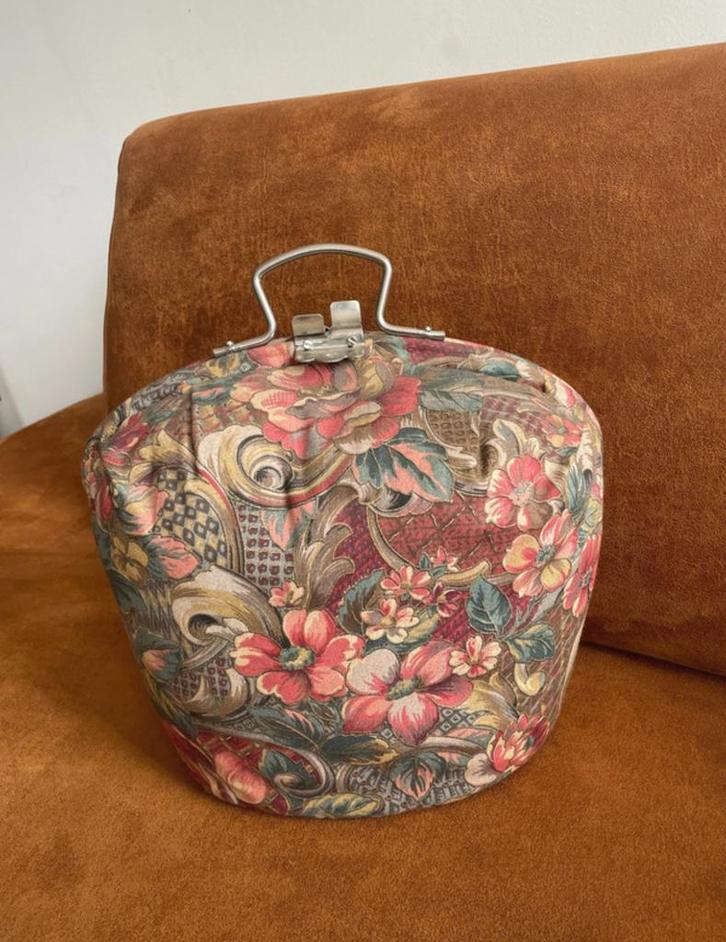 Vintage Theemuts - Prachtige Staat!, Sieraden, Tassen en Uiterlijk, Tassen | Damestassen, Zo goed als nieuw, Overige typen, Overige kleuren