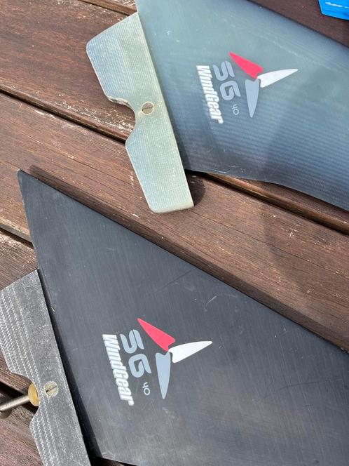 Vinnen 40cm Powerbox (weedfin), Watersport en Boten, Windsurfen, Zo goed als nieuw, Overige typen, Minder dan 250 cm, Met vin(nen)