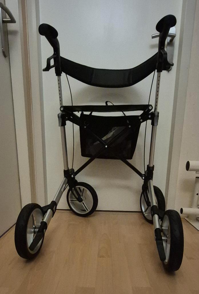 Rollator Plaza X3, 1 jaar oud + Gebruikshandleiding, Diversen, Rollators, Zo goed als nieuw, Lichtgewicht, Opvouwbaar, Ophalen