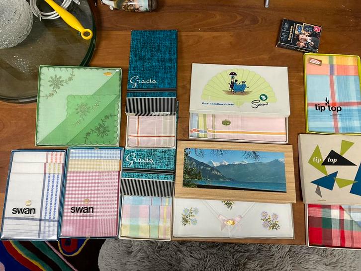 Vintage Zakdoekjes Dames - Diverse Doosjes 9 stuks, Antiek en Kunst, Antiek | Kleden en Textiel, Ophalen of Verzenden