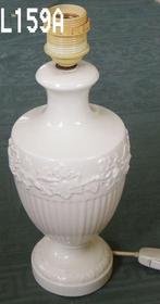 Nr L159A: 1 Wedgwood Edme lampenvoet met bloemenrand, Ophalen of Verzenden, Gebruikt, Wedgwood, Overige typen