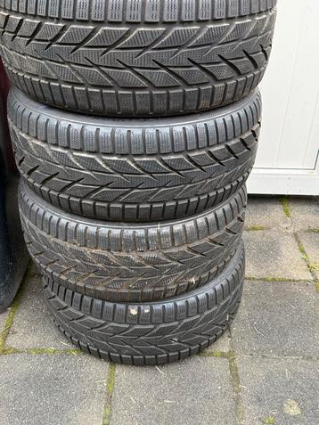 215/40 R16 winterbanden Banden - Zeer Goed! beschikbaar voor biedingen