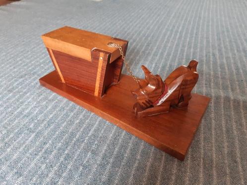 Art Deco Houten Doosje met Hondje, Antiek en Kunst, Antiek | Woonaccessoires, Ophalen of Verzenden