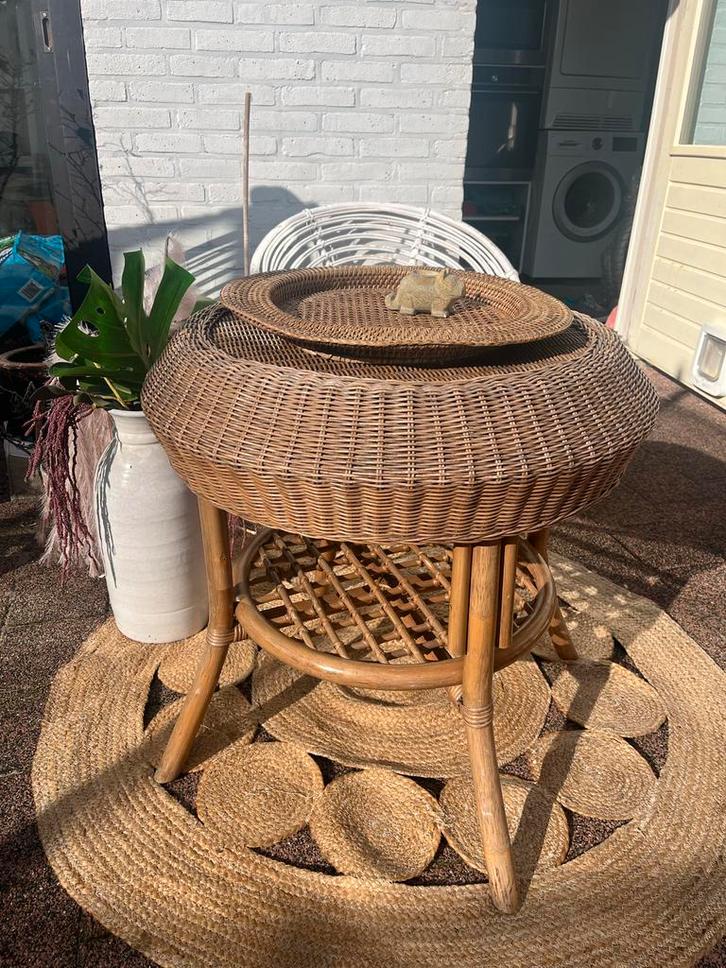 Vintage Rotan Bijzettafeltje Boho Stijl, Huis en Inrichting, Tafels | Bijzettafels, 60 cm of meer, 55 tot 75 cm, Ophalen