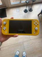 Nintendo switch lite geel + spel, Spelcomputers en Games, Spelcomputers | Nintendo Switch Lite, Ophalen of Verzenden, Geel, Zo goed als nieuw