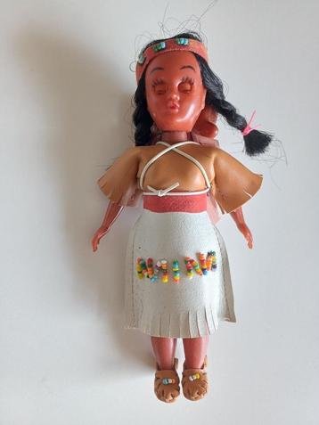 Native American plastic pop met 2 baby's beschikbaar voor biedingen