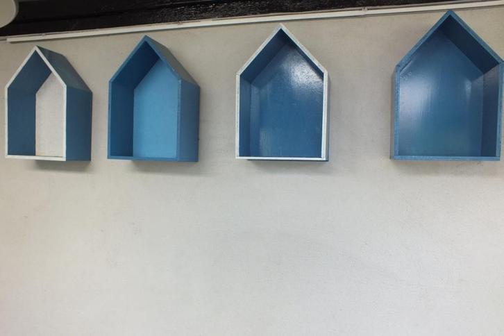 HOUTEN  KASTJES / HUISJES 2 STUKS, Huis en Inrichting, Woonaccessoires | Wandplanken en Boekenplanken, Zo goed als nieuw, Ophalen of Verzenden