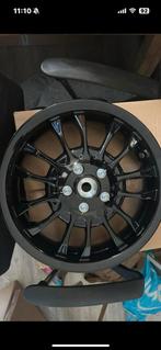 Gloednieuwe achtervelg vespa sprint, Fietsen en Brommers, Brommeronderdelen | Scooters, Ophalen of Verzenden, Nieuw, Overige typen