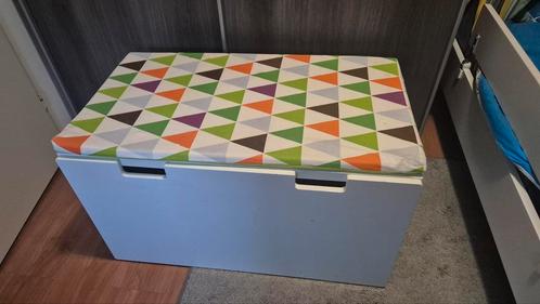 Stuva /smastad ikea speelgoed opberger met zitkussen, Huis en Inrichting, Woonaccessoires | Kisten, Gebruikt, Minder dan 50 cm