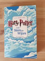 Boek/softcover - Harry Potter en de Steen der Wijzen, Verzamelen, Harry Potter, Gebruikt, Ophalen of Verzenden, Boek of Poster