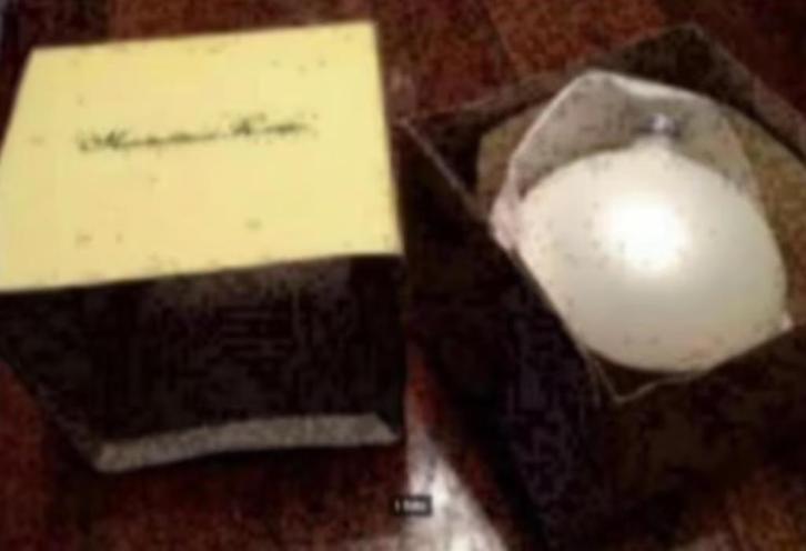 Grote ivoorkleurige kerstbal; mondgeblazen kerstglas; 16 cm, Diversen, Kerst, Zo goed als nieuw, Ophalen of Verzenden