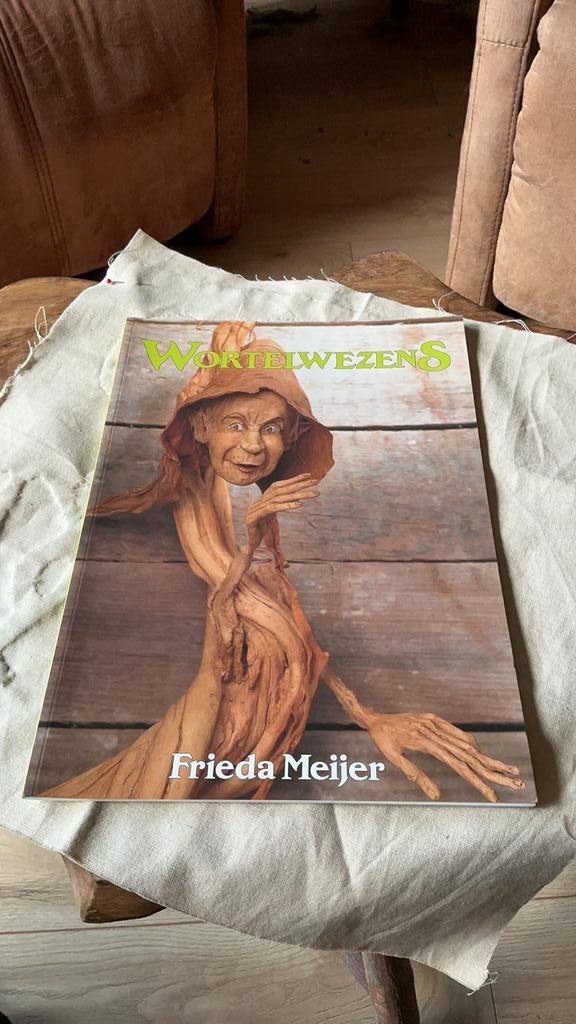 F. Meijer-van Rijn - Wortelwezens, Ophalen of Verzenden, Zo goed als nieuw, F. Meijer-van Rijn