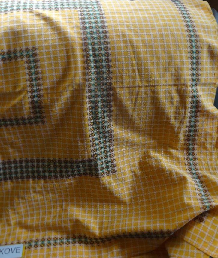 2 X GERUIT TAFELKLEED * VINTAGE Geborduurd *, Huis en Inrichting, Keuken | Textiel, Nieuw, Tafelkleed of Tafelzeil, Geel, Verzenden