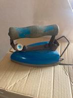 Antieke strijkijzer, Ophalen of Verzenden, Gebruikt