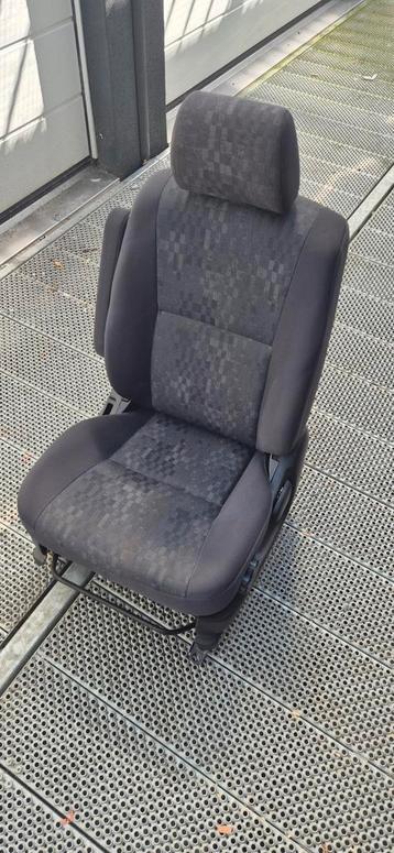 Bestuurdersstoel Toyota Avensis Verso beschikbaar voor biedingen