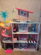 Leuk Poppenhuis van l.o.l surprise, Kinderen en Baby's, Speelgoed | Poppenhuizen, Ophalen, Zo goed als nieuw, Poppenhuis