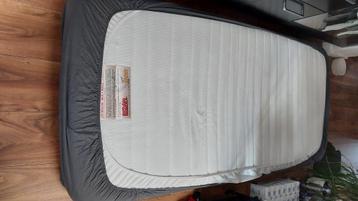 Matras 90 x 200 cm hardschuim 14 cm dikte beschikbaar voor biedingen