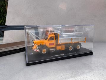1/50 GOLDEN OLDIES SAURER 5 DM PRITSCHE 6x4 MET WERK beschikbaar voor biedingen