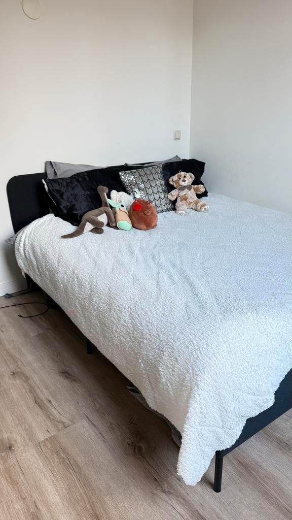 Bedframe met matras (of apart) 200x160cm, Huis en Inrichting, Slaapkamer | Bedden, Zo goed als nieuw, Tweepersoons, 160 cm, 200 cm