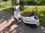 Mooie en goeie scooter, Fietsen en Brommers, Riva scooter, Maximaal 45 km/u, Ophalen of Verzenden, Benzine