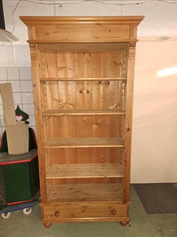 Grenen boekenkast bezorging Mogelijk  beschikbaar voor biedingen