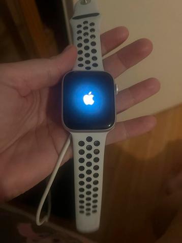 Apple Watch SE  7 Serie - Perfecte Smartwatch beschikbaar voor biedingen