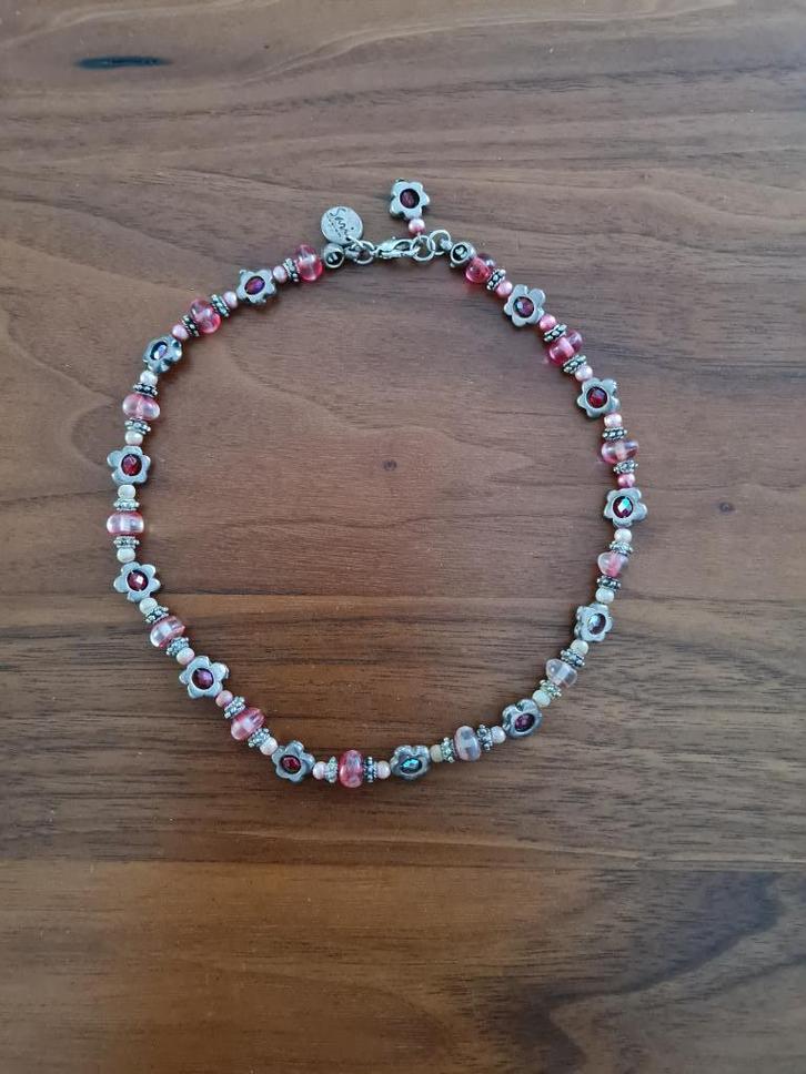 ketting met kleine bloemetjes - Sari, Sieraden, Tassen en Uiterlijk, Kindersieraden, Gebruikt, Ketting, Roze, Ophalen of Verzenden