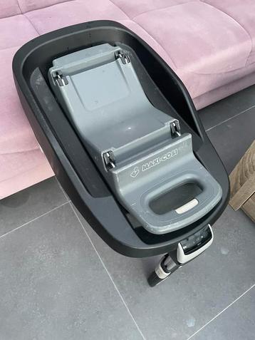 Maxi cosi cabriofix beschikbaar voor biedingen