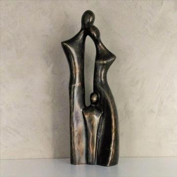 Urn brons: Gezin / Ouders met 1, 2 of 3 kinderen beschikbaar voor biedingen