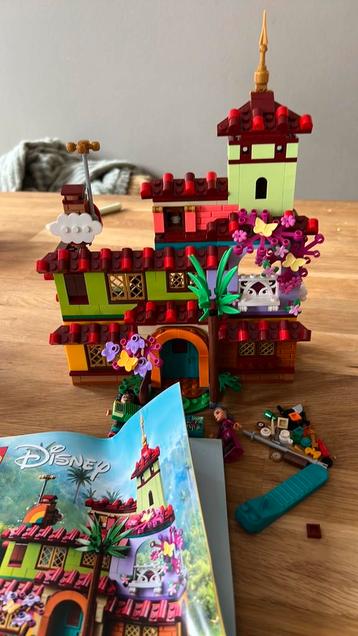 Lego Disney 43202, het huis van de familie Madrigal. beschikbaar voor biedingen