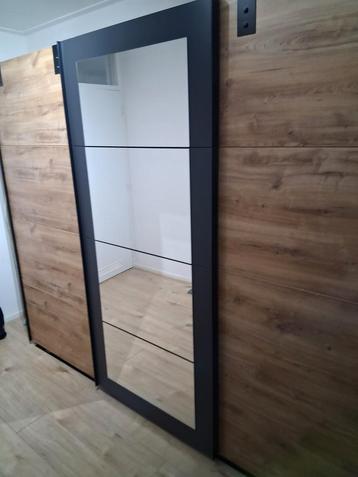 Te koop XXL kleding kast met speigel schuifbaar deuren  beschikbaar voor biedingen