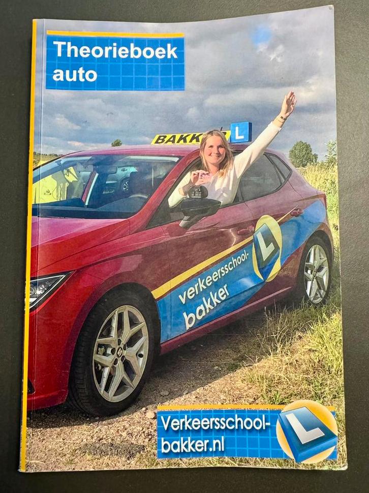 Theorieboek autorijles, Boeken, Auto's | Boeken, Gelezen, Algemeen, Ophalen of Verzenden