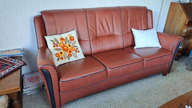 Vintage Bruine Leren Bank - Driepersoons, Huis en Inrichting, Banken | Bankstellen, Gebruikt, Rechte bank, Driepersoons, 150 tot 200 cm